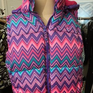 VERTICAL9 COLORFUL PUFFER VEST.  SZ XLG